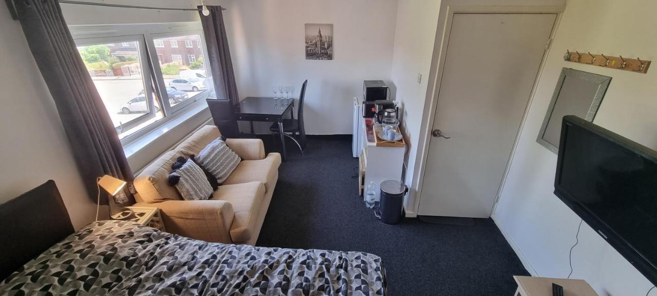 Spacious Room With Kichenet Rotherham Kültér fotó
