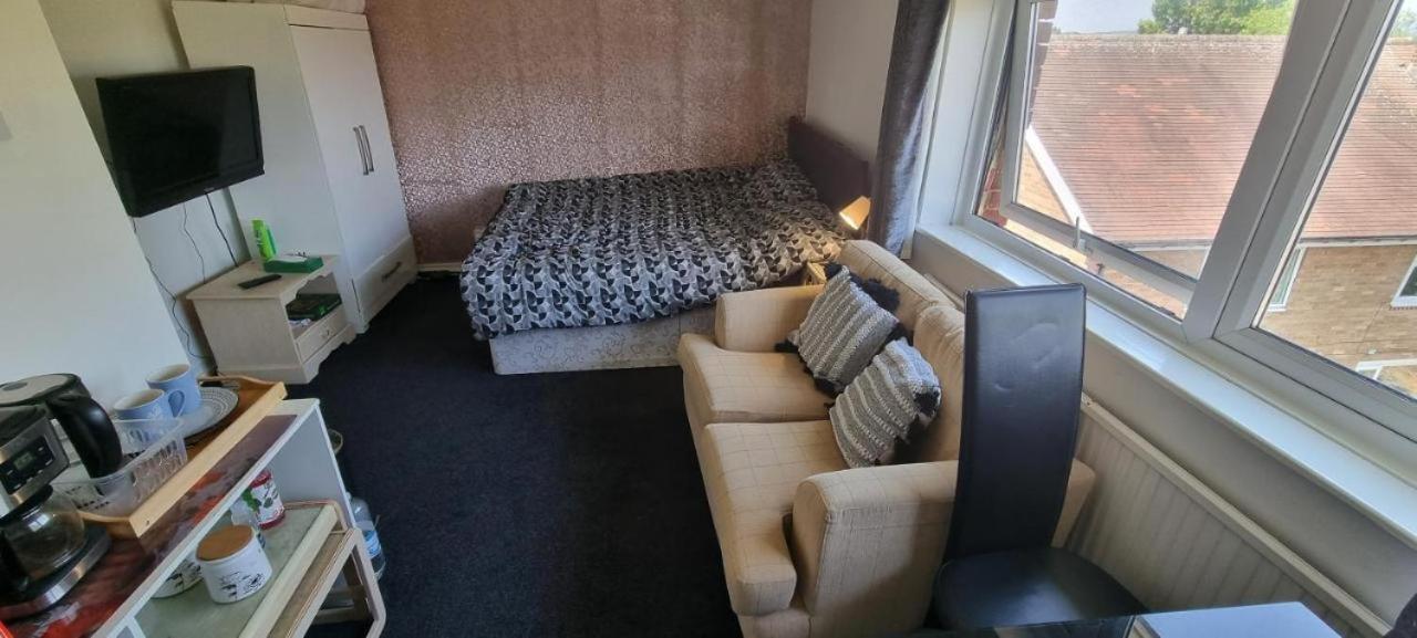 Spacious Room With Kichenet Rotherham Kültér fotó